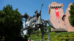 Uroczystość odsłonięcia pomnika króla Przemysła II w Poznaniu. Fot. PAP/Jakub Kaczmarczyk