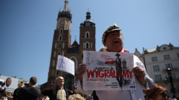 Uczestnicy Marszu Wolności w Krakowie - w rocznicę wyborów 4 czerwca 1989. Fot. PAP/Łukasz Gągulski