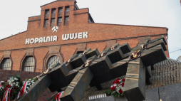 Pomnik poległych górników KWK „Wujek” w Katowicach. Fot. PAP/Jarek Praszkiewicz