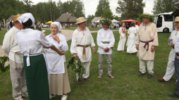 Targi Sztuki Ludowej w Skansenie w Podlaskim Muzeum Kultury Ludowej w Wasilkowie k. Białegostoku. Fot. PAP/Artur Reszko 