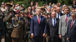 Prezydent Karol Nawrocki podczas uroczystości z okazji Narodowego Dnia Powstań Śląskich w miejscowości Grabówka. Fot. PAP/Jarek Praszkiewicz