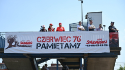 Warszawa, 28.06.2026 r. Uroczystości z okazji 50. rocznicy Zrywu w Ursusie i Czerwca '76, 28 bm. pod Pomnikiem Robotników Czerwca 1976 r. w warszawskim Ursusie. Organizatorem uroczystości jest NSZZ „Solidarność” Region Mazowsze. Fot. PAP/Radek Pietruszka