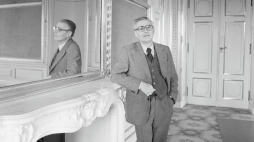 Historyk mediewista, profesor Uniwersytetu Warszawskiego, członek Polskiej Akademii Nauk, dyrektor Zamku Królewskiego w Warszawie Aleksander Gieysztor we wnętrzu odbudowywanego Zamku, 1980 r. PAP/Leszek Łożyński