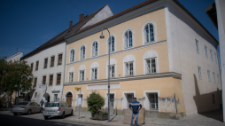 Dom w Braunau am Inn w Austrii, w którym urodził się Adolf Hitler, 10 maja 2017 r. Fot. EPA/CHRISTIAN BRUNA Strona: PAP/EPA.