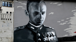 Mural upamiętniający rotmistrza Witolda Pileckiego. Fot. PAP/Marcin Bielecki 