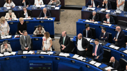 Europoseł Andrzej Halicki (miejsce nr 11) na sali obrad Parlamentu Europejskiego w Strasburgu. PE głosuje nad rezolucją na temat postępów w procesie akcesyjnym Ukrainy. Fot. PAP/Wiktor Dąbkowski