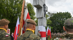 Warszawa, uroczystość przy Pomniku Ofiar Ludobójstwa dokonanego przez nacjonalistów ukraińskich na obywatelach II Rzeczypospolitej. Fot. PAP/Piotr Nowak
