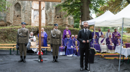 Wicepremier i szef MON Władysław Kosiniak-Kamysz podczas uroczystości z okazji rocznicy zbrodni wołyńskiej w miejscowości Ołyka. Fot. PAP/Vladyslav Musiienko