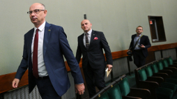 Mateusz Szpytma w sali Sejmu. Fot. PAP/Marcin Obara
