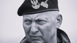 Generał broni Mirosław Różański. Fot. PAP/Adam Warżawa