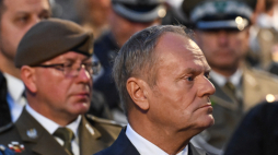 Premier Donald Tusk na Westerplatte (1 września 2025). Fot. PAP/Adam Warżawa