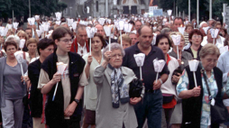 Lourdes, 15.08.1990 r. Pielgrzymi w święto Wniebowzięcia Matki Boskiej. Fot. PAP - JACEK BEDNARCZYK /DW/