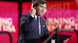 Tucker Carlson. Fot. PAP/EPA/Caroline Brehman