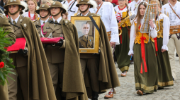 Pogrzeb szczątków gen. Józefa Gizy w Nowym Sączu. Fot. PAP/Grzegorz Momot