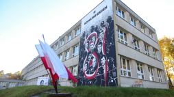 Mural w Dąbrowie Górniczej poświęcony pamięci Dziewięciu Górników z „Wujka”. Fot. PAP/Art Service