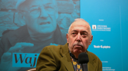 Warszawa, 19.10.2026. Fotograf Czesław Czapliński na otwarciu wystawy „Wajda / Czapliński intymnie”, w Teatrze 6. Piętro.  Fot. PAP/Marcin Obara