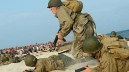 Rekonstrukcja lądowania aliantów w Normandii D-Day Hell. Fot. PAP/B. Ostrowska