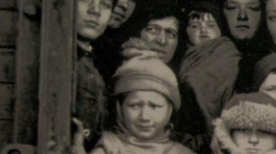 Zdjęcie z wystawy "Wygnańcy" przygotowanej przez IPN. Fot. PAP/EPA