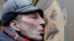 Plac Czerwony w Moskwie. 21.12.2007. Fot. PAP/EPA