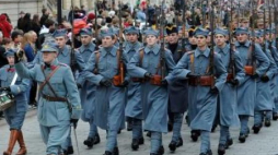 Żołnierze w mundurach Błękinej Armii Gen. Hallera z 1918 r. PAP/G. Jakubowski 