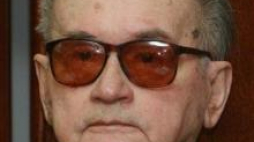 Gen. Wojciech Jaruzelski - główny bohater sztuki "Generał". Fot. PAP/R. Pietruszka
