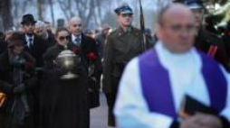 Pogrzeb Adama Hanuszkiewicza na Cmentarzu Wojskowym na warszawskich Powązkach. Fot. PAP/J. Turczyk