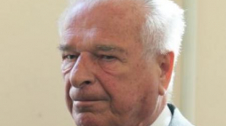 Były szef MSW gen. Czesław Kiszczak. Fot. PAP/T. Gzell