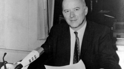 Jan Nowak-Jeziorański, w latach 1952-76 dyrektor Rozgłośni Polskiej RWE. Fot. PAP