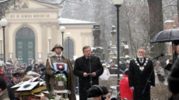Prezydent Komorowski podczas uroczystości pogrzebowych Wisławy Szymborskiej. Fot. PAP/R. Pietruszka                 