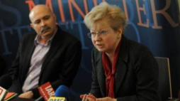 Jerzy Bracisiewicz i Jolanta Choińska-Mika podczas briefingu prasowego. Warszawa, 20.03.2012. Fot. PAP/B. Zborowski
