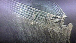 Fragment wraku "Titanica" na dnie Atlantyku, około 600 km na pł-wsch. od Nowej Fundlandii. 1998-08-13. Fot. PAP/EPA