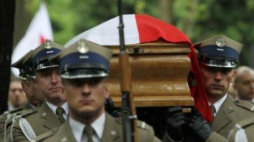 Uroczystości pogrzebowe prof. Wiesława Chrzanowskiego, na Cmentarzu Powązkowskim w Warszawie. Fot. PAP/R. Pietruszka