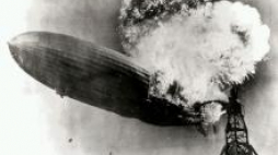 Płonący sterowiec "Hindenburg". Fot. Wikimedia Commons 