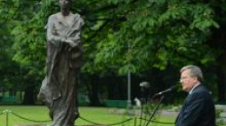 pomnik Haliny Mikołajskiej w Parku im. Rydza-Śmigłego w Warszawie. Fot. PAP/R. Pietruszka