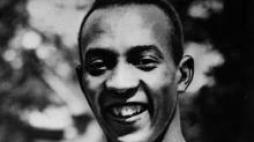 Jesse Owens, lekkoatleta amerykański, 4-krotny mistrz olimpijski - Berlin 1936. Fot. PAP/CAF