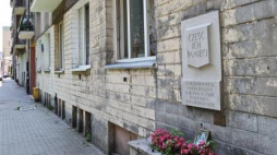 Ul. Żelazna 103, dom w którym gestapo zamordowało tysiące żydów. Fot. PAP/R. Guz 