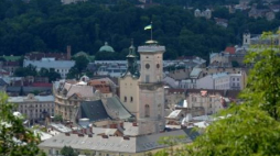 Lwów widziany z punktu widokowego na Wysokim Zamku. Fot. PAP/D. Delmanowicz