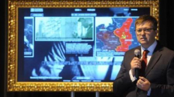 Dyrektor MHP Robert Kostro w czasie konferencji dot. projektu "Historyczne archiwa online". Fot. PAP/G. Jakubowski