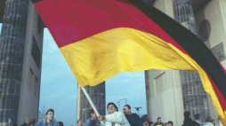 Zjednoczenie Niemiec. Festyn pod Bramą Brandenburską. Fot. PAP/J. Mazur