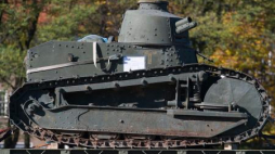 Czołg Renault FT-17 podarowany Polsce przez rząd afgański. Fot. PAP/J. Kaczmarczyk