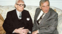 Spotkanie premiera T. Mazowieckego z byłym prezydentem RP na uchodźstwie E. Raczyńskim. Londyn, 1992. Fot. PAP/J. Bogacz