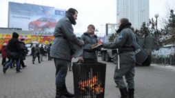 Akcja "Młodzi Pamiętają". Warszawa, 13.12.2012. Fot. PAP/G. Jakubowski