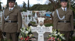 Uroczystości w Kessariani (dzielnicy Aten) z okazji 70. rocznicy śmierci Jerzego Iwanow-Szajnowicza. Fot. PAP/R. Guz 