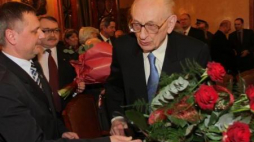 Władysław Bartoszewski odebrał tytył Honorowego Obywatela Miasta Krakowa. Fot. PAP/J. Bednarczyk