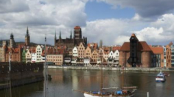  Widok na Długie Pobrzeże nad Motławą w Gdańsku. Fot. PAP/A. Warżawa