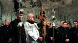 Droga Krzyżowa w kopalni w Wieliczce. Fot. PAP/J.Bednarczyk