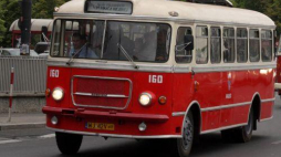 Autobus san h100. Fot. PAP/G. Jakubowski