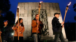 Pomnik Bohaterów Getta w Warszawie. Fot.PAP/T.Gzell