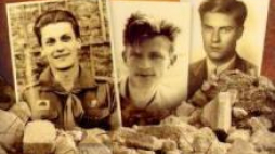 Alek, Rudy i Zośka na okładce "Kamieni na szaniec". (wyd. Nasza Księgarnia 2011) 