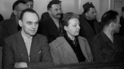 Na zdjęciu oskarżeni: W. Pilecki, M. Szelągowska i T. Płużański. Fot. PAP/CAF